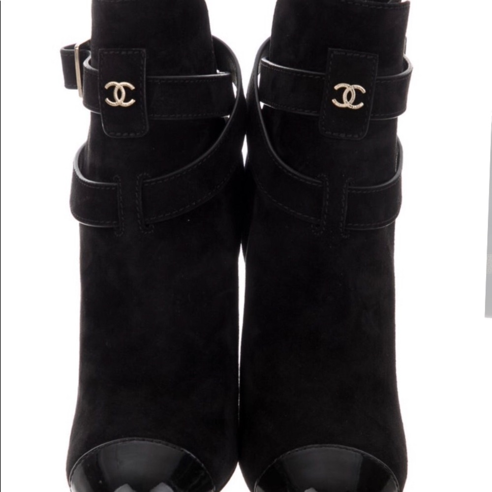 I’m selling this beautiful , they are comfortable